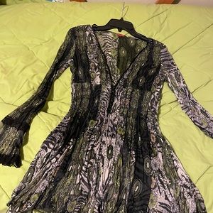 Very cool ladies top.  Worn once or twice. Great for a costume.